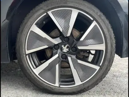 Photo 15 Peugeot 208 Gén. II Ph1 NG GT 5