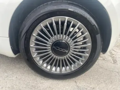 Photo 10 Fiat 500  e 118ch Icône