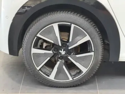 Photo 10 Peugeot 208  e- 136ch GT