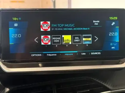 Photo 14 Peugeot 208  e- 136ch GT