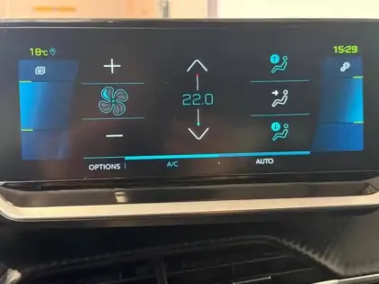 Photo 13 Peugeot 208  e- 136ch GT