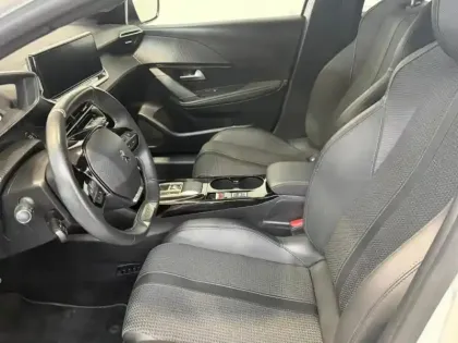 Photo 8 Peugeot 208  e- 136ch GT