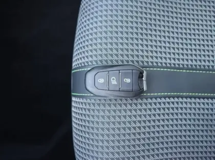 Photo 20 Peugeot 208 Gén. II Ph1 NG GT 5