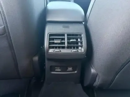 Photo 12 Citroën C4  Moteur électrique 136ch (100 kW) Shine Automatique