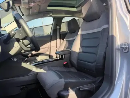 Photo 6 Citroën C4  Moteur électrique 136ch (100 kW) Shine Automatique