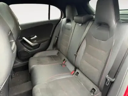 Photo 12 Mercedes Classe A  200 d 150ch AMG Line 8G-DCT