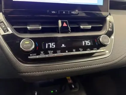 Photo 10 Toyota Corolla  Touring Spt 1.8 140ch Design MY24