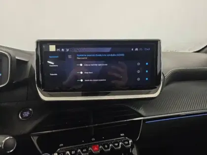 Photo 14 Peugeot 208  1.2 Hybrid 110ch GT e-DCS6