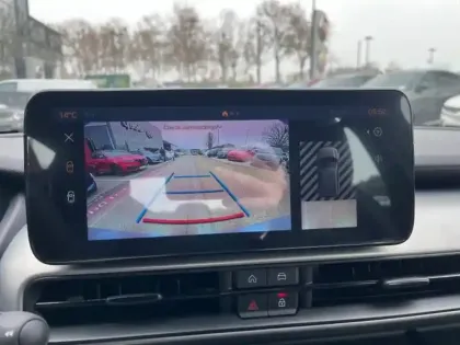 Photo 13 Jeep Avenger  1.2 Turbo T3 145ch MHEV Upland BVR6 4xe