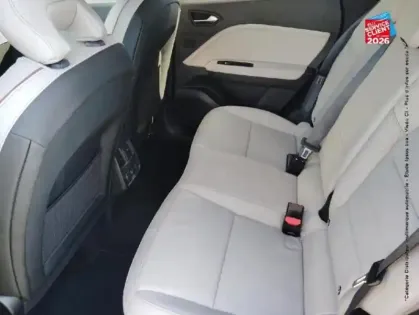 Photo 10 Renault Captur  1.6 E-Tech hybride 145ch Iconic