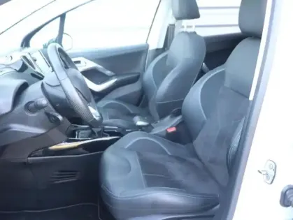 Photo 8 Peugeot 2008  1.2 PureTech 110ch Crossway S&S