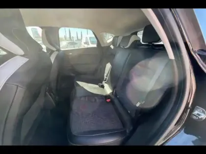 Photo 10 Renault Captur  1.6 E-Tech hybride 145ch Intens -21