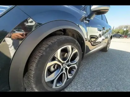 Photo 12 Renault Captur  1.6 E-Tech hybride 145ch Intens -21