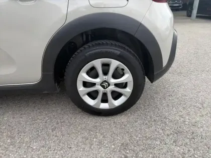 Photo 7 Citroën C3  1.2 PureTech 83ch S&S YOU!