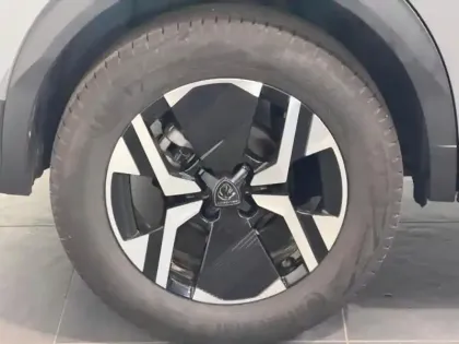 Photo 10 Peugeot 2008  1.2 Hybrid 145ch Allure e-DCS6