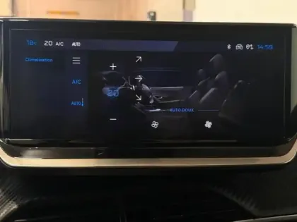 Photo 13 Peugeot 2008  1.2 Hybrid 145ch Allure e-DCS6