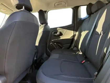 Photo 8 Jeep Renegade  1.5 Turbo T4 130ch MHEV Summit BVR7