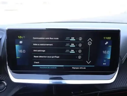 Photo 14 Peugeot 208  e- 136ch GT