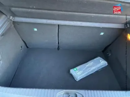 Photo 13 Renault Clio  1.6 E-Tech hybride 145ch Techno Camera GPS