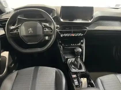 Photo 7 Peugeot 2008  1.2 PureTech 100ch S&S Allure Pack