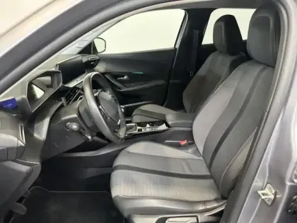 Photo 8 Peugeot 2008  1.2 PureTech 100ch S&S Allure Pack