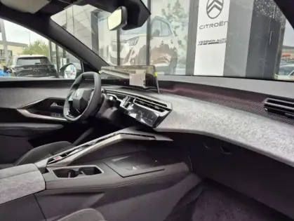 Photo 25 Peugeot 3008 III 1.2 HYBRID 145 E-DCS6 GT EXCLUSIVE