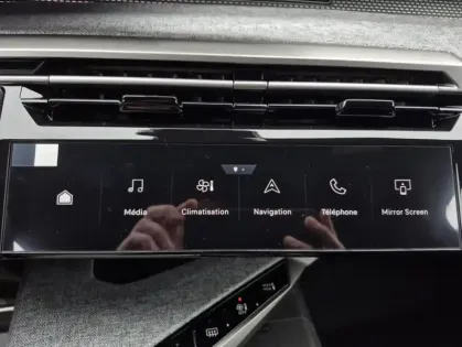 Photo 41 Peugeot 3008 III 1.2 HYBRID 145 E-DCS6 GT EXCLUSIVE