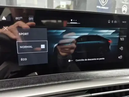 Photo 40 Peugeot 3008 III 1.2 HYBRID 145 E-DCS6 GT EXCLUSIVE