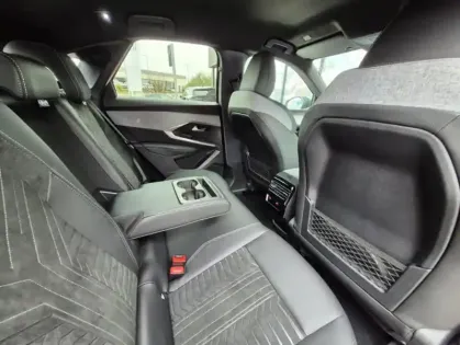 Photo 26 Peugeot 3008 III 1.2 HYBRID 145 E-DCS6 GT EXCLUSIVE