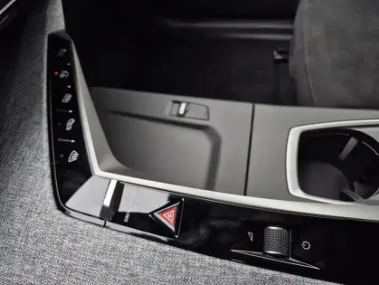 Photo 42 Peugeot 3008 III 1.2 HYBRID 145 E-DCS6 GT EXCLUSIVE