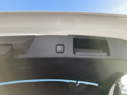 Photo 16 Ford Kuga 2.5 Duratec 180ch Hybrid FlexiFuel Active X Powershift