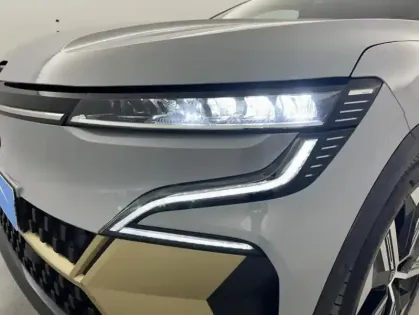 Photo 22 Renault Megane E-Tech Electric EV60 220ch Iconic super charge + Pompe à chaleur