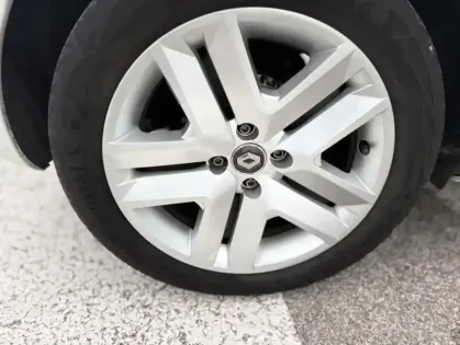 Photo 31 Renault Clio Gén. V (BJA) Ph1 Business 5