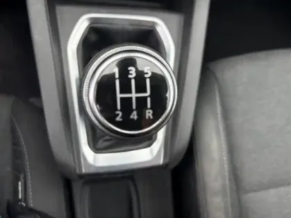 Photo 30 Renault Clio Gén. V (BJA) Ph1 Business 5