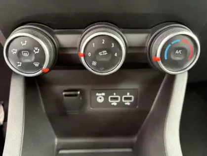 Photo 10 Renault Clio Gén. V (BJA) Ph1 Business 5