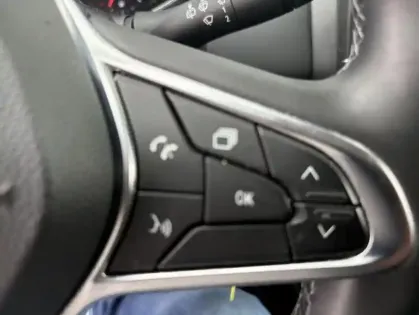 Photo 27 Renault Clio Gén. V (BJA) Ph1 Business 5