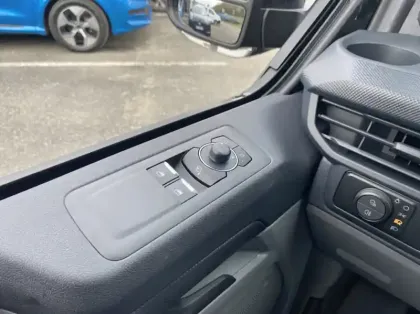 Photo 5 Ford Custom Gén. II Ph1 Trail 1