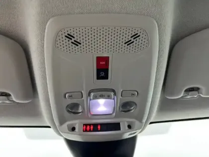 Photo 32 Citroën C4 e- 136 ch Automatique