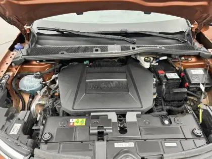 Photo 17 Citroën C4 e- 136 ch Automatique