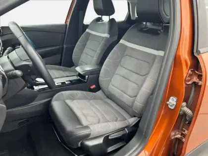 Photo 10 Citroën C4 e- 136 ch Automatique