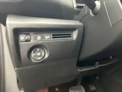 Photo 19 Citroën C4 e- 136 ch Automatique