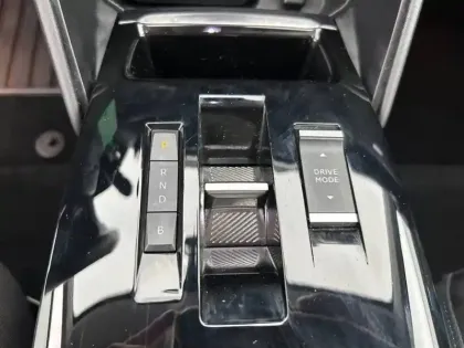 Photo 13 Citroën C4 e- 136 ch Automatique