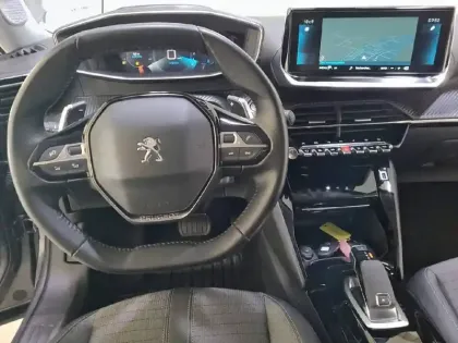 Photo 41 Peugeot 2008  PureTech 130 S&S EAT8