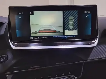 Photo 86 Peugeot 2008  PureTech 130 S&S EAT8