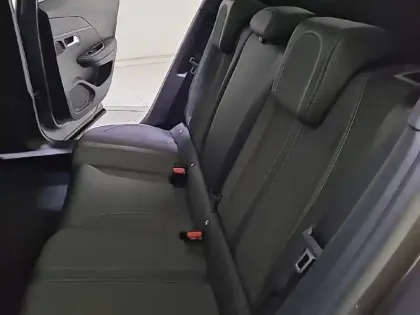 Photo 45 Peugeot 2008  PureTech 130 S&S EAT8