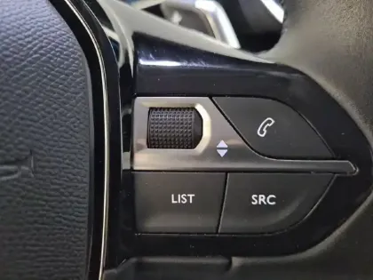 Photo 62 Peugeot 2008  PureTech 130 S&S EAT8