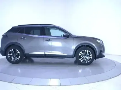 Photo 70 Peugeot 2008  PureTech 130 S&S EAT8