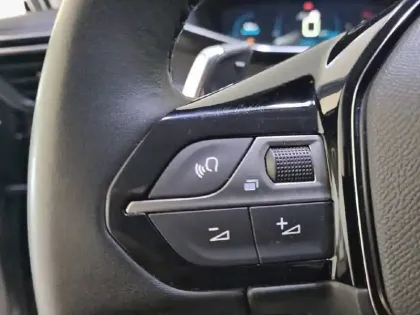 Photo 61 Peugeot 2008  PureTech 130 S&S EAT8