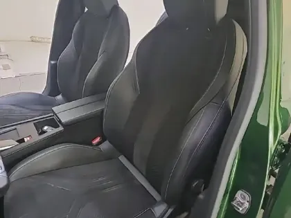 Photo 12 Peugeot 308 Gén. III Ph1 GT 5