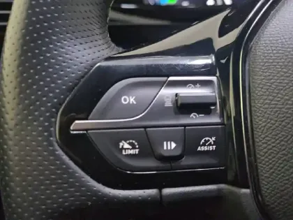 Photo 99 Peugeot 308  PHEV 180 e-EAT8